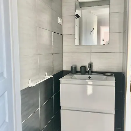 Apartament Independant Confortable Bourbon-lʼArchambault