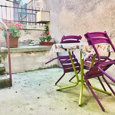 Independant Confortable Apartament Bourbon-lʼArchambault