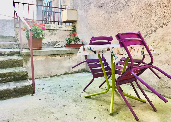 Independant Confortable Apartment Bourbon-l'Archambault